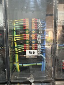 Quadro elétrico organizado pela equipe da Federal Instalações